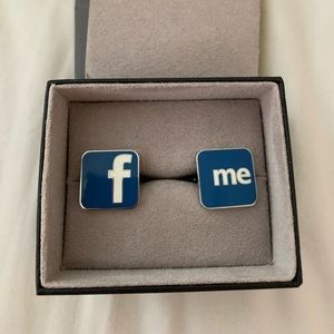 New men’s cufflinks Facebook me logo fun box